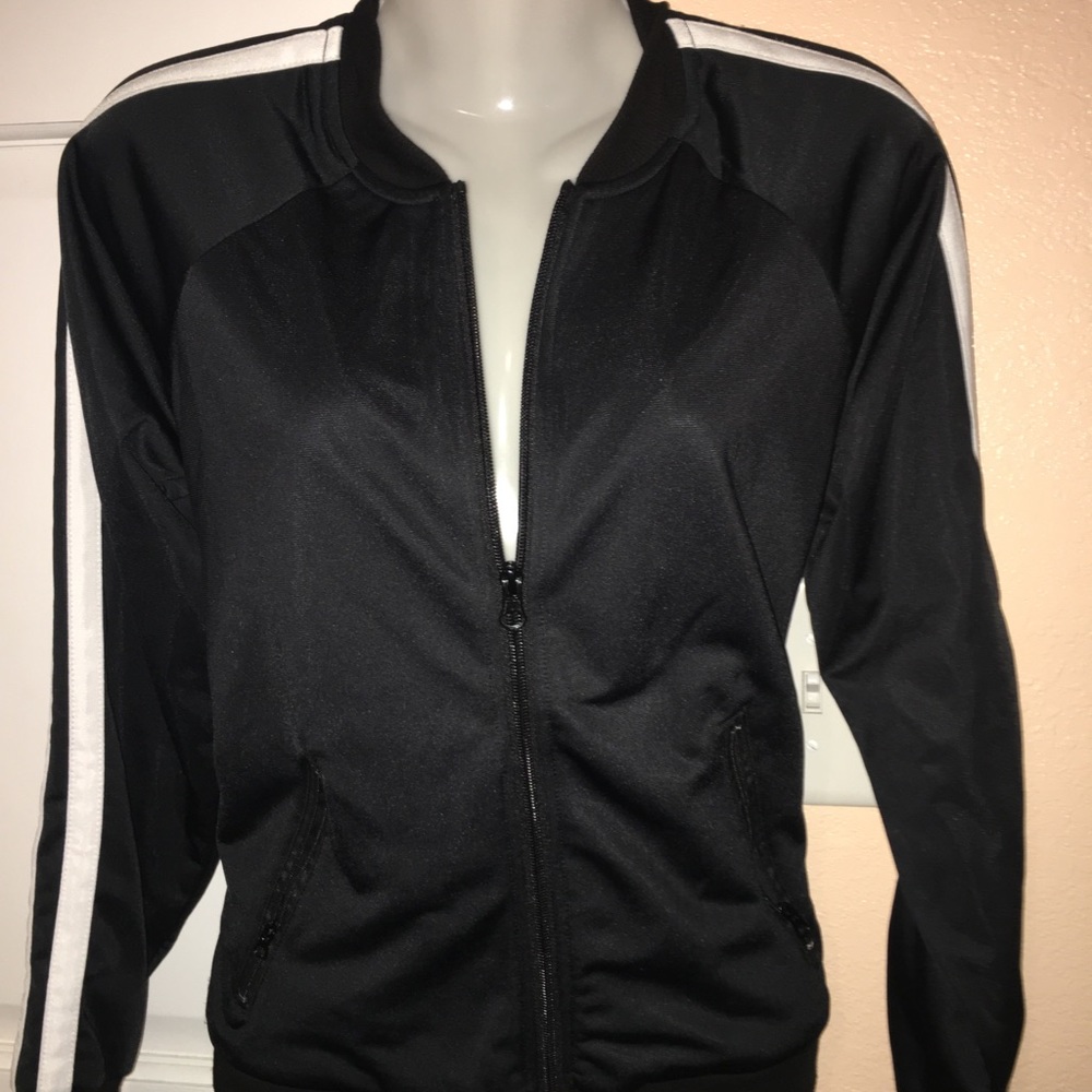 BRAND NEW FASHION NOVA JACKET